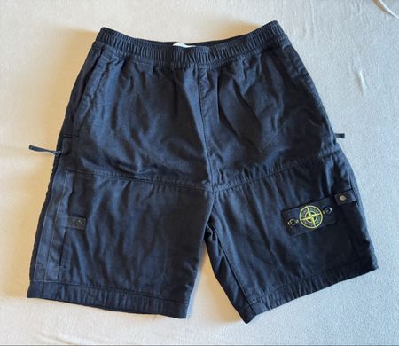 Stone Island, short noir,taille W32, bon état