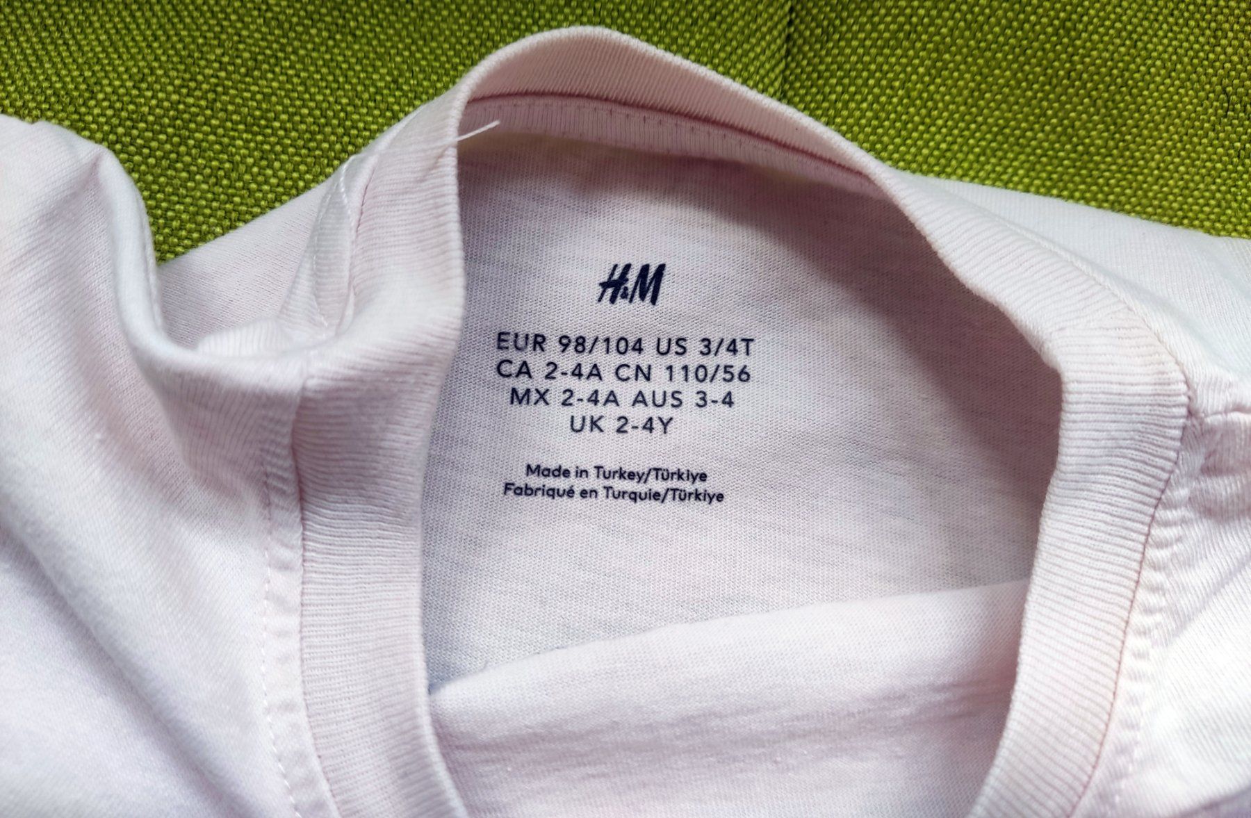 H&M Camicette, T-shirt & Top: H&M Mädchen T-Shirt Gr. 98 / 104 – Usato da Biel/Bienne venduto da AnikaNah 1