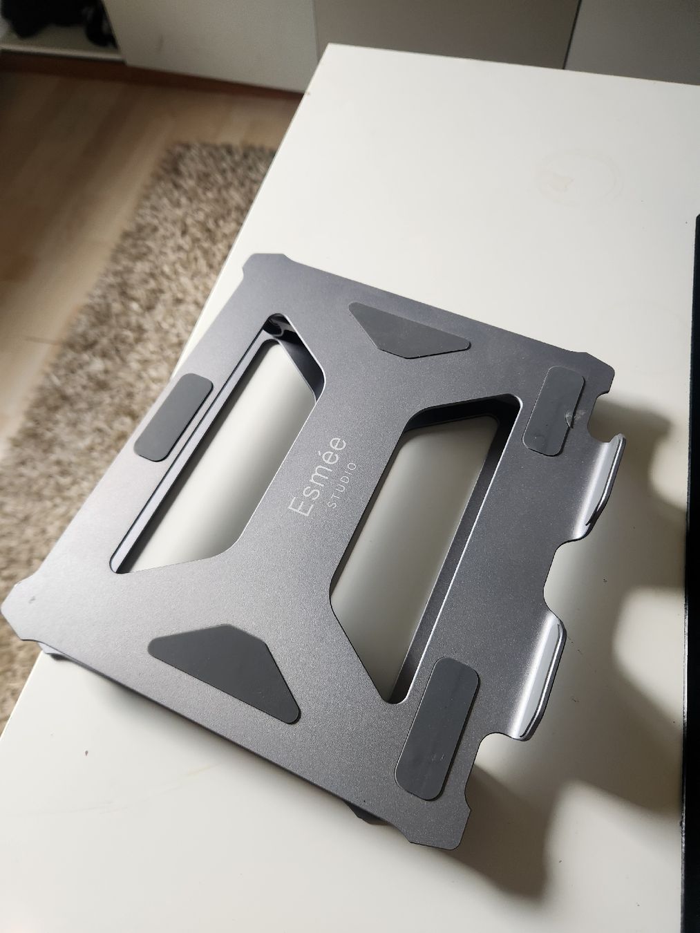 Racks & Cavalletti: Esmée Laptop Stand – Usato da La Neuveville venduto da Gary.T 1