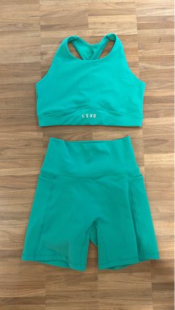 Neuer Sportoutfit - sehr guter Zustand