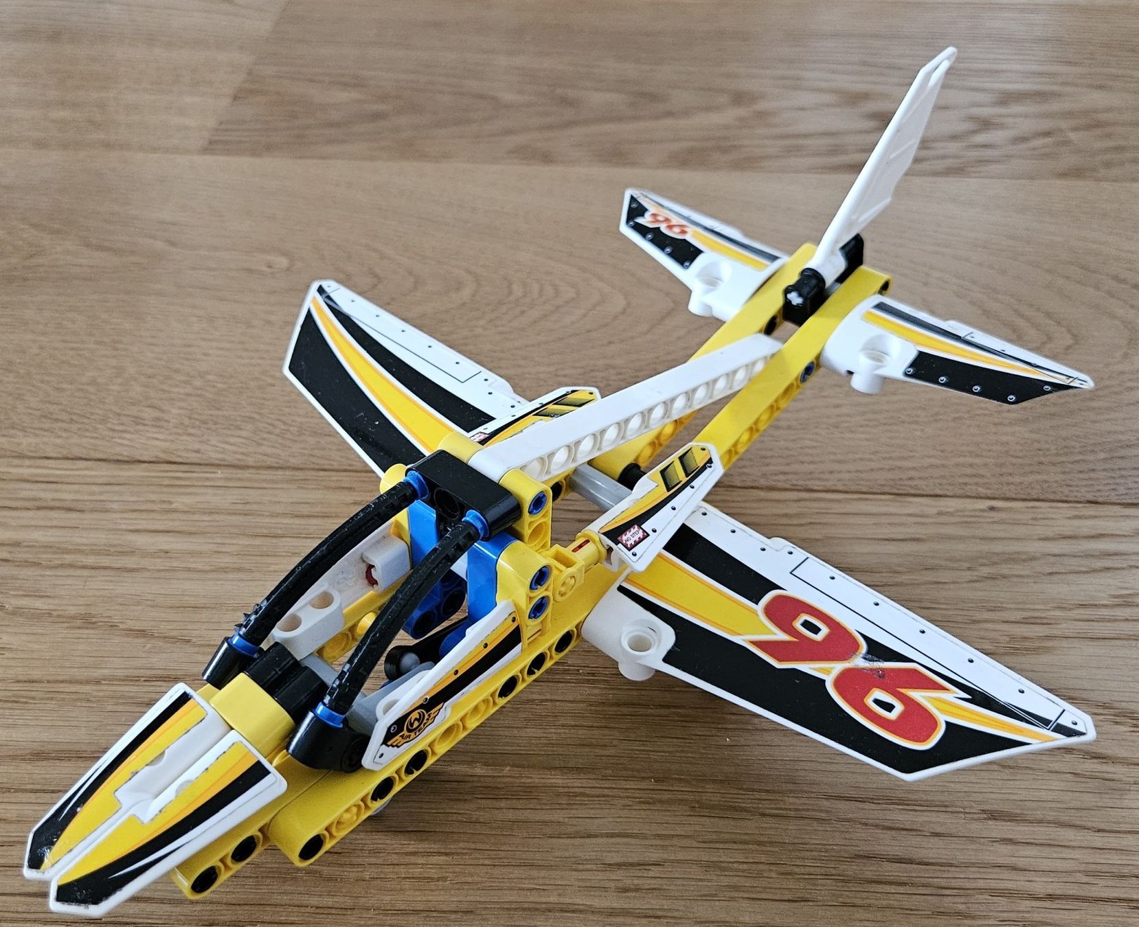 Lego Giocattoli: Lego Technic 42044 - Flugstaffel-Jet (2016) – Usato da Schaffhausen venduto da asyouwestley 3