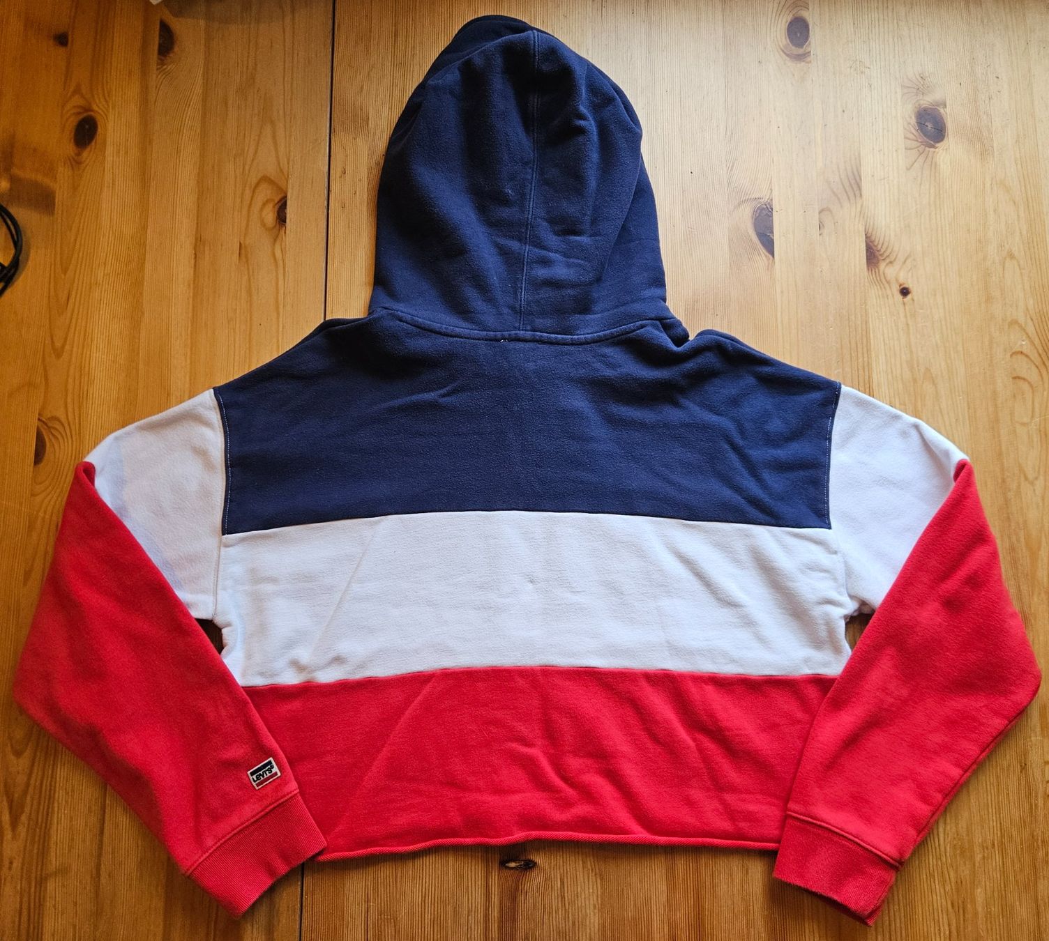 Levi's Pullover & Sweatshirts: Cropped Sweater LEVI's Grösse M retro Pullover Hoodie – Gebraucht aus Hägglingen von United-Village-Trade 5