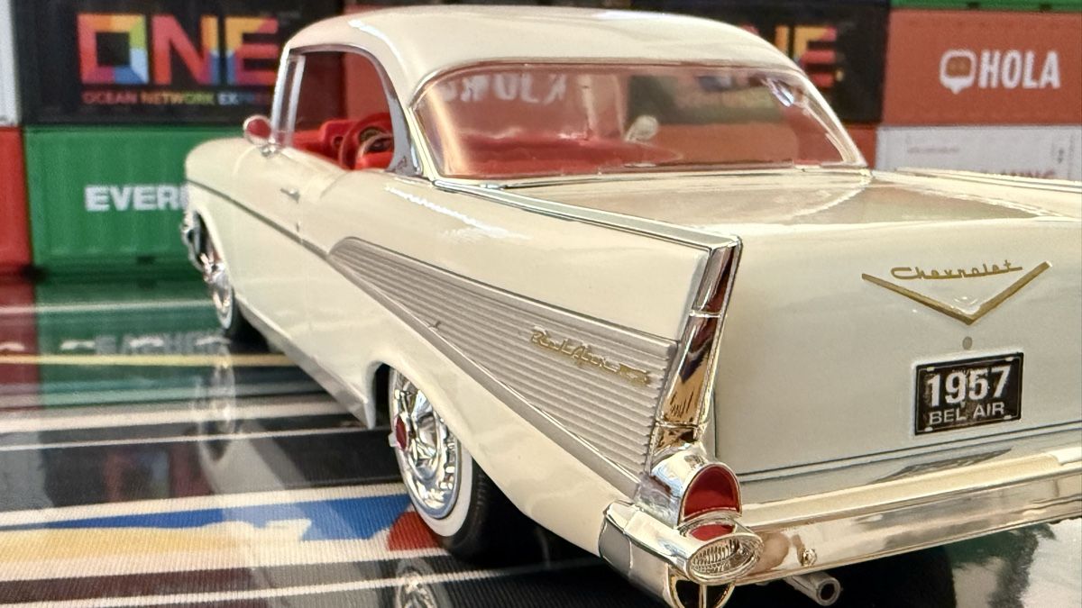 Chevrolet Modellautos: Chevrolet Bel Air 1957 weiss  – Neu (gemäss Beschreibung) aus Basel von Zomeg 6
