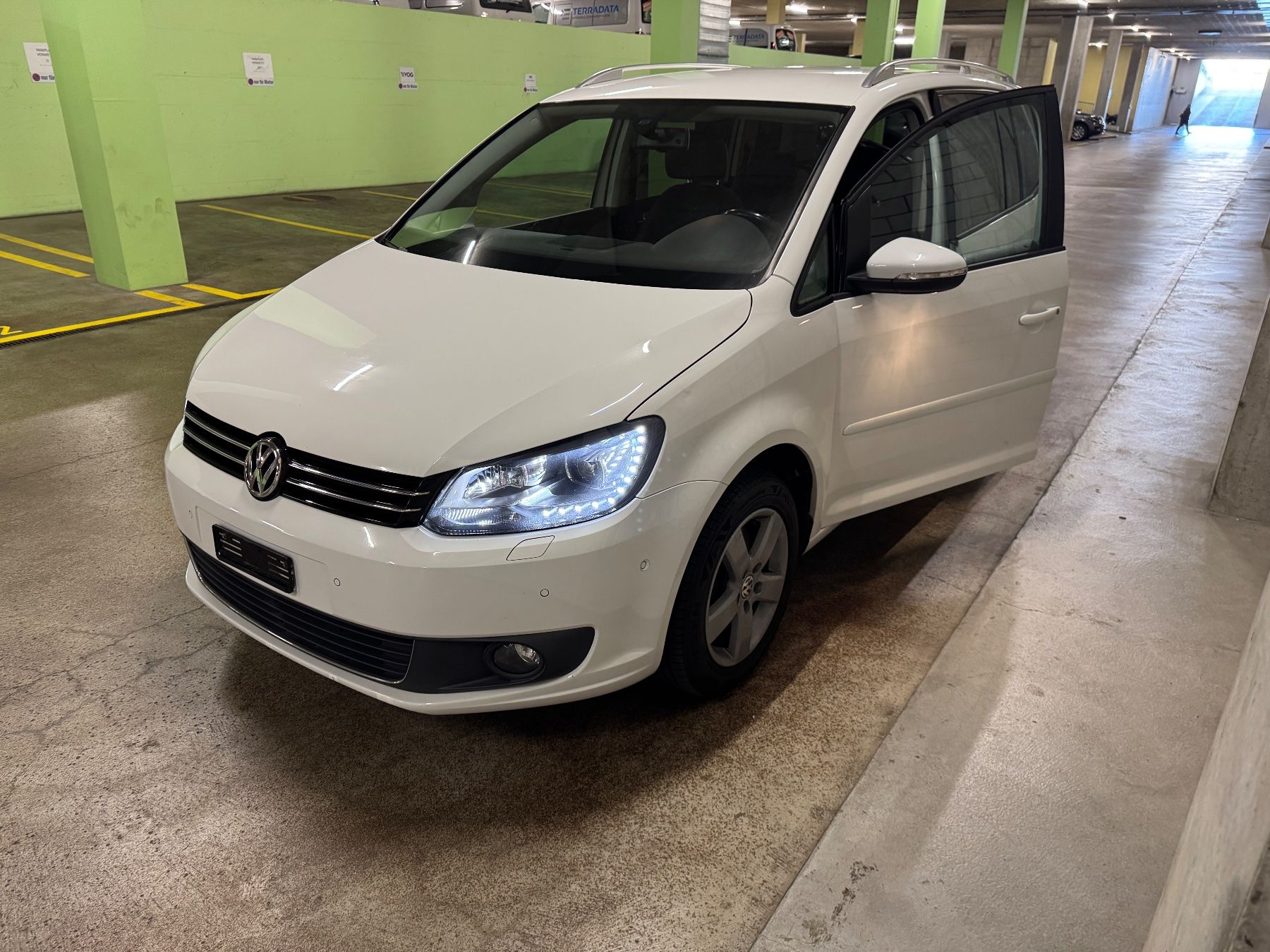 VW Automobili: VW TOURAN 2.0TDI DSG – Usato da Arbon venduto da togo12