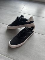 Adidas Sneaker, schwarz-weiss, Grösse 44