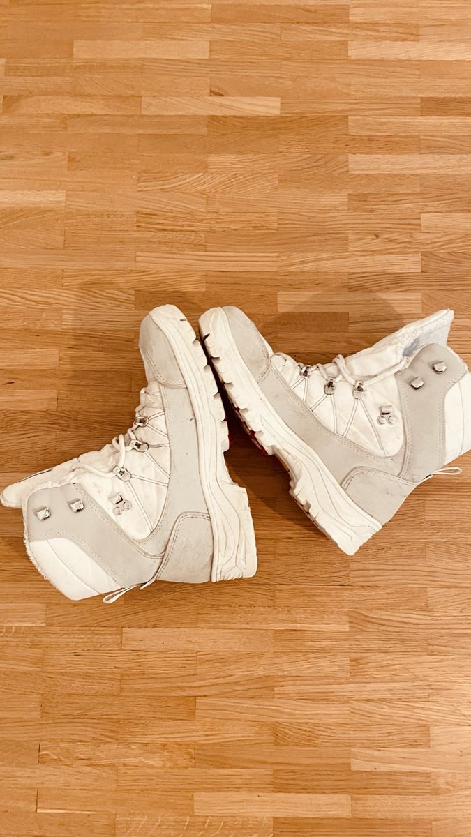 46 Nord Scarpe da donna: Winterschuhe 46 Nord, Größe 40 – Usato da Luzern venduto da lei_5btm 5