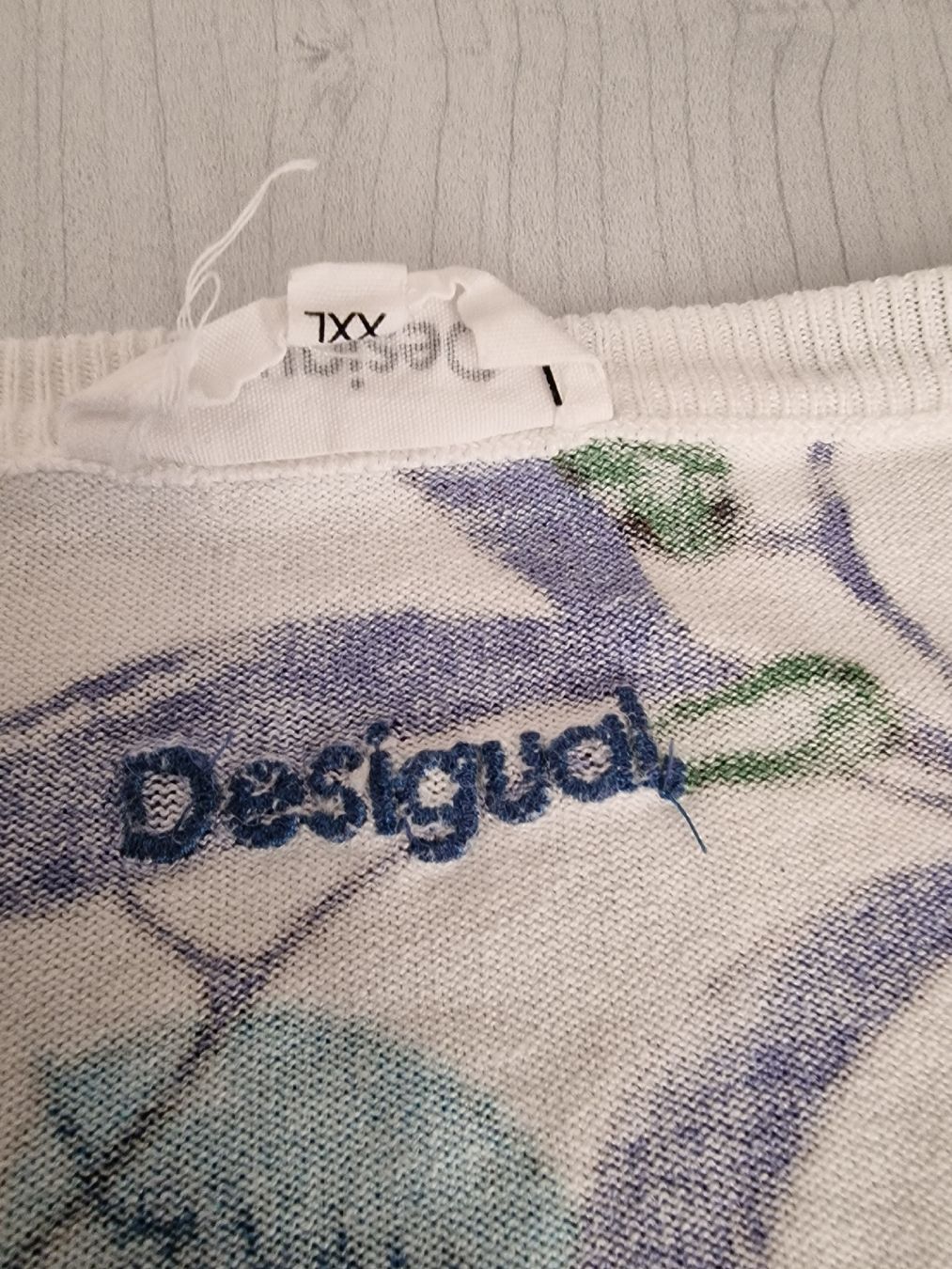 Desigual Pullover & Sweatshirts: Desigual Damen Pullover mit Blumenmuster Grösse XXL – Gebraucht aus Ottenbach von Claurin 2