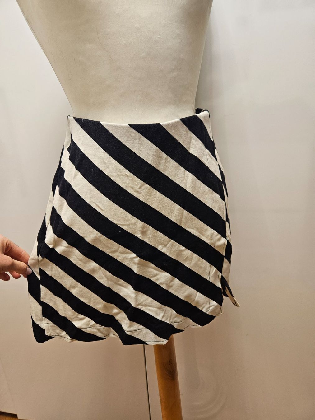 H&M Gonne: Gestreifter Minirock H&M Gr.S – Nuovo (secondo la descrizione) da Zürich venduto da ColdCoffee 1