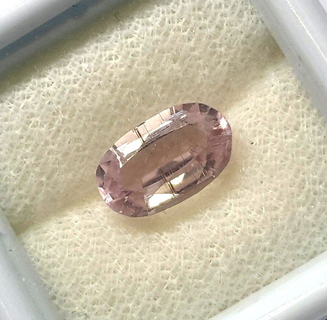 Pietre preziose: Kunzite 2.94 ct - Valeur 294.- Fr – Nuovo (secondo la descrizione) da Grimisuat venduto da Valgem 2