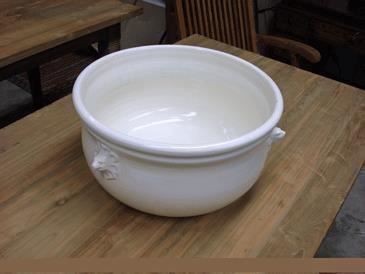 Pots de fleurs: Grossformatiger, weisser  Übertopf mit Löwenköpfen – Neuf (Voir description) à Geroldswil par botanicals