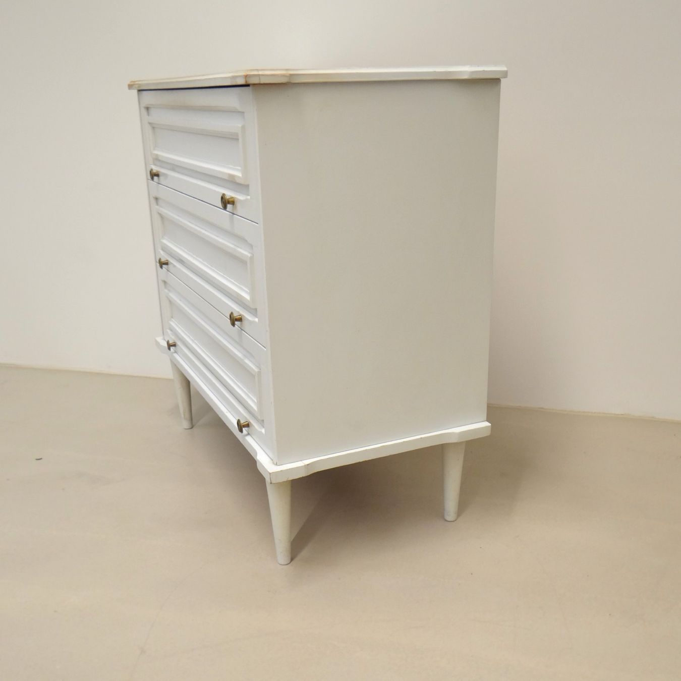 Cassettiere: Vintage Kommode mit Schubladen -  Schrank (HE80) – Usato da Basel venduto da B.W.B. 2