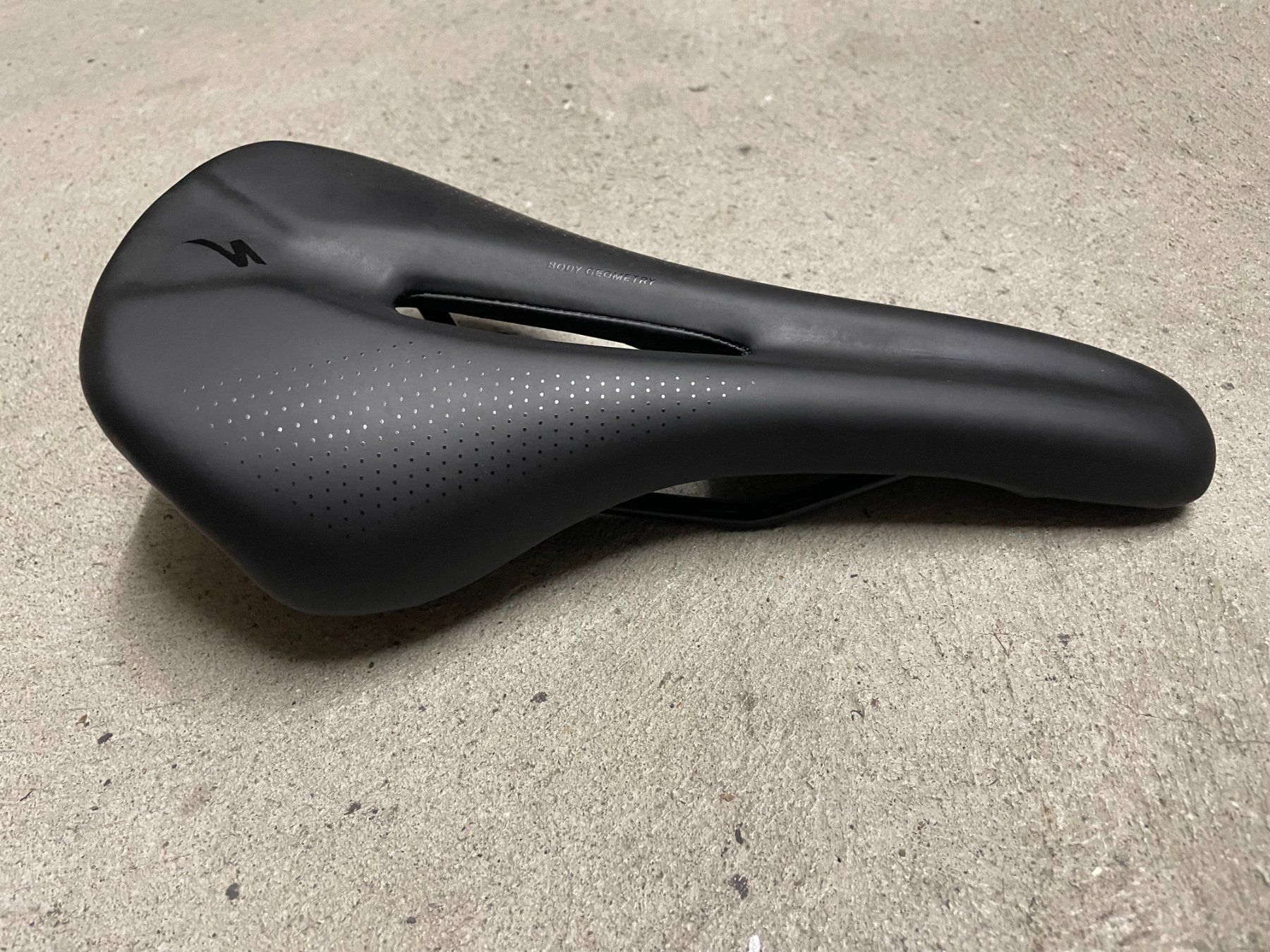 Specialized Ersatzteile: Specialized Phenom (Body Geometry) Velosattel – Gebraucht aus Volketswil von