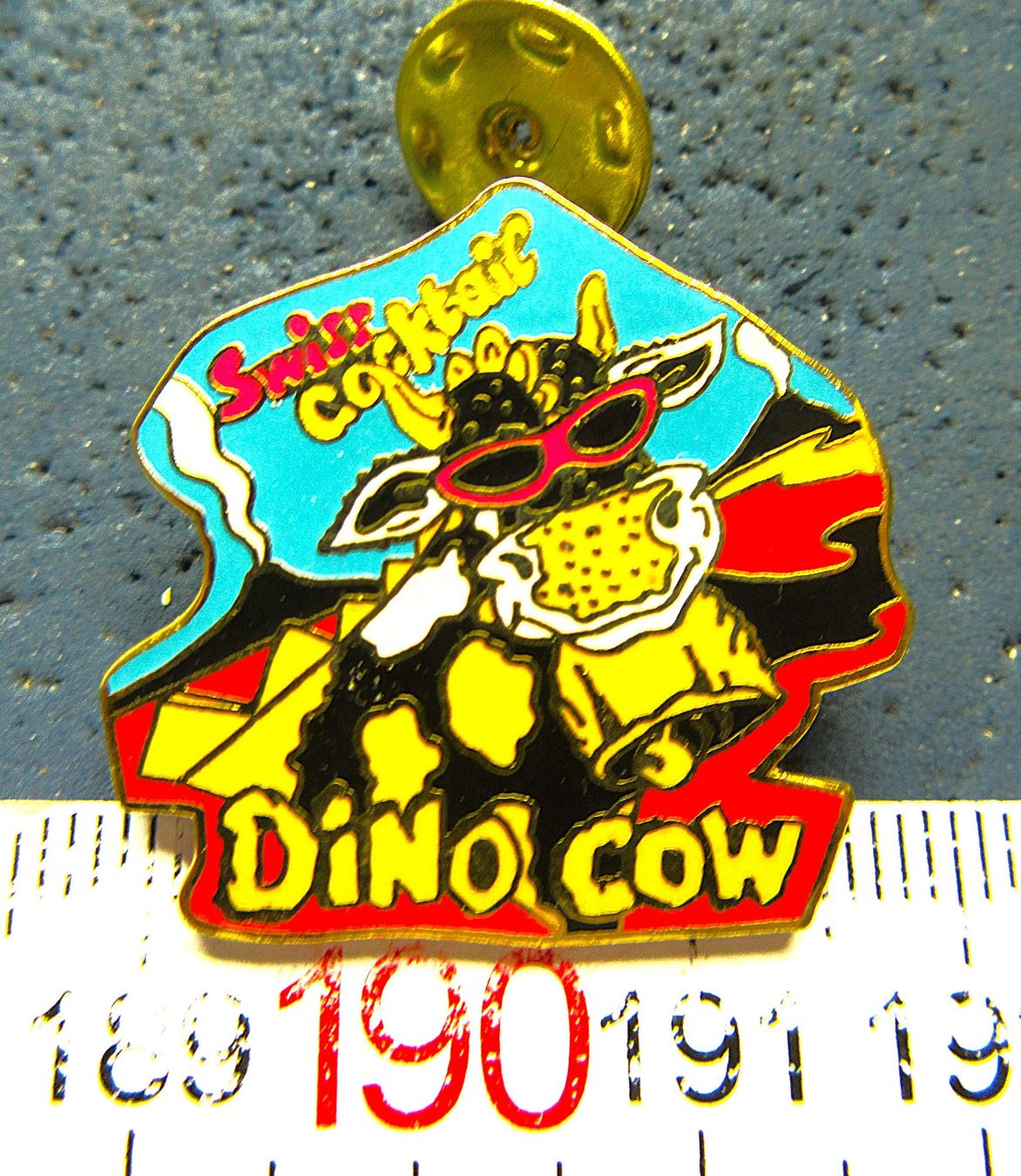 Placchette & Badge: DINO COW PIN ENAMEL SAURIER KUH – Usato da Ettingen venduto da Hausi4711