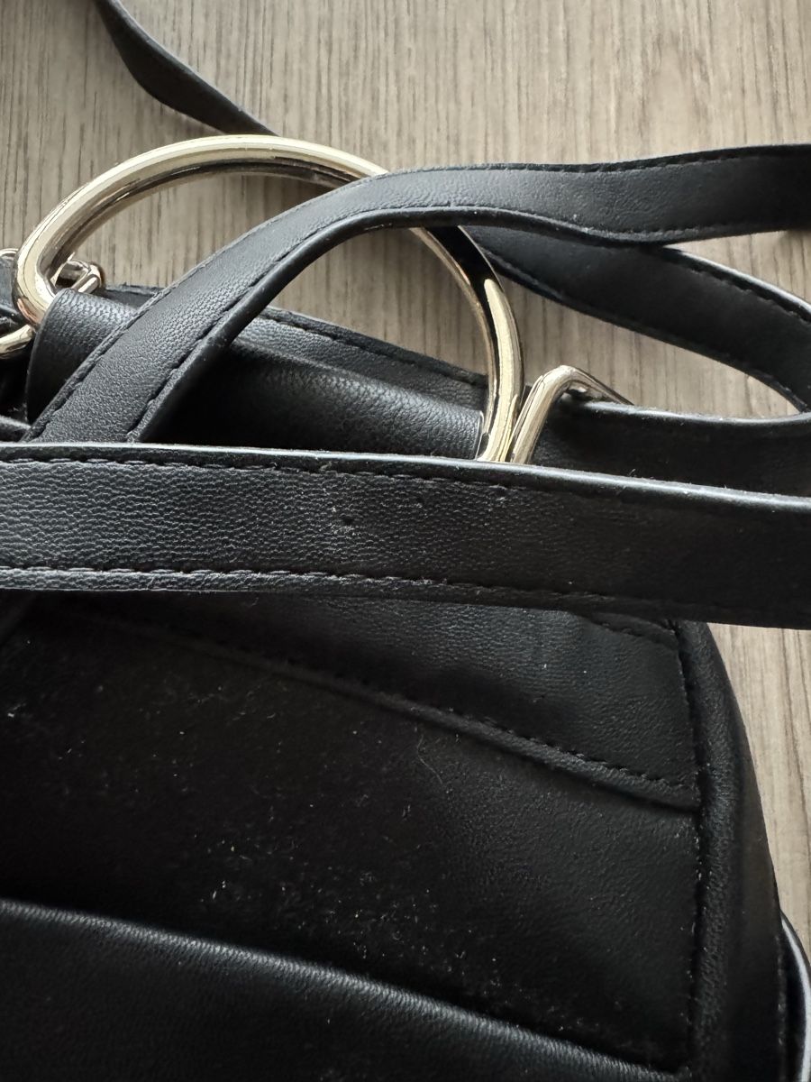 Guess Zaini: Guess Rucksack klein – Usato da Zufikon venduto da joelle111 3
