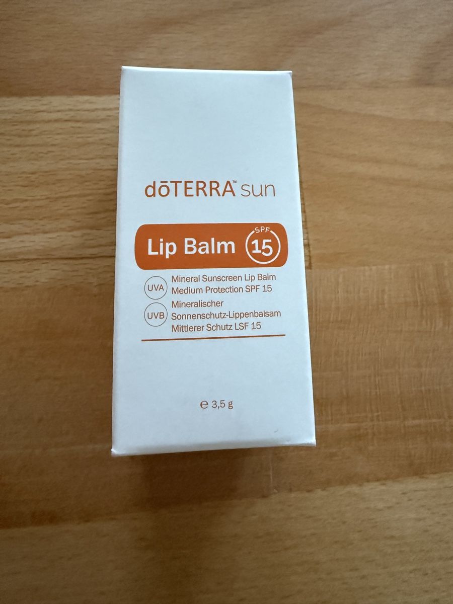 Doterra Oli essenziali: Lip Balm (Doterra) – Nuovo e nell'imballaggio originale da Innerberg venduto da Angi1997