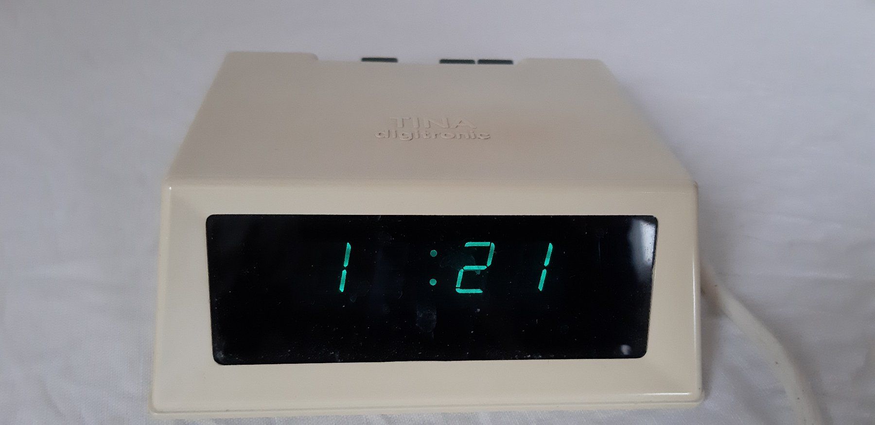Wecker: Vintage  Digitalwecker Marke Tina Digitronic – Gebraucht aus Henggart von hen_9f22