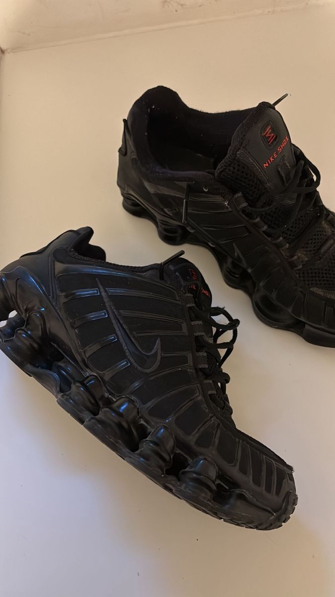 Nike Chaussures hommes: shox nike  – D'occasion à St-Saphorin-Morges par Chico012 1