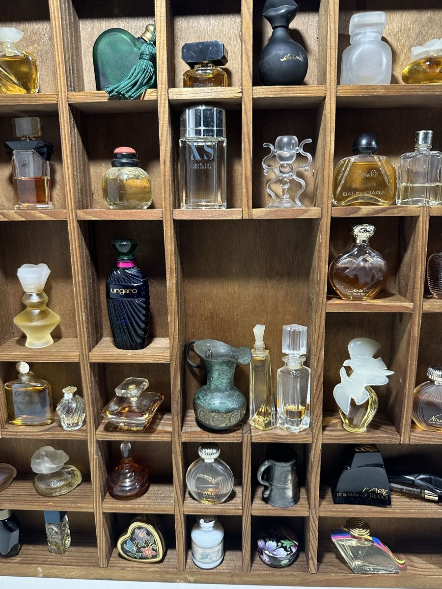 Profumi & Eau de Toilette: Collection de parfums miniatures anciens – Usato da Bellevue venduto da bordeaux075cl 5