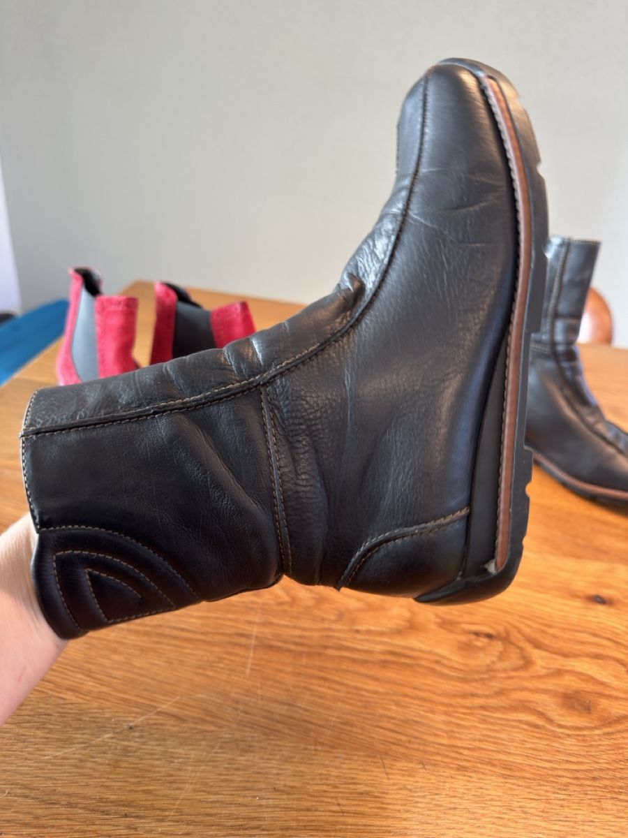 Scarpe da donna: 2 Paar Schuhe Grösse 36 – Usato da Niederbüren venduto da Oetschli 4