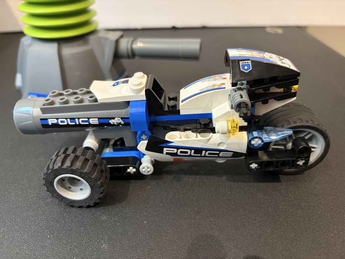 Lego Kit di costruzioni: Lego 8221 Polizei – Usato da Oberwil-Lieli venduto da Toscombra 2
