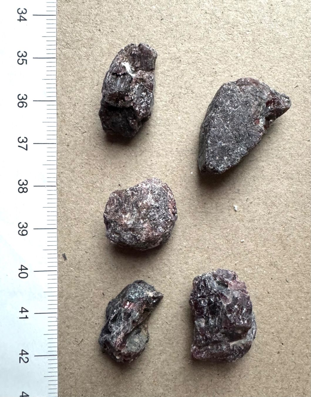 Minerali & Pietre curative: GRANAT aus Madagaskar     Rohstein        unbehandelt – Nuovo e nell'imballaggio originale da Leuggern venduto da gemshow 1
