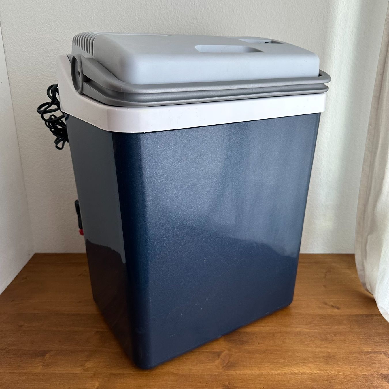 Mobicool Kühlschränke & Kühlen: Mobicool Kühlbox Model TC-11HC-12/230 – Gebraucht aus Luzern von fairflip