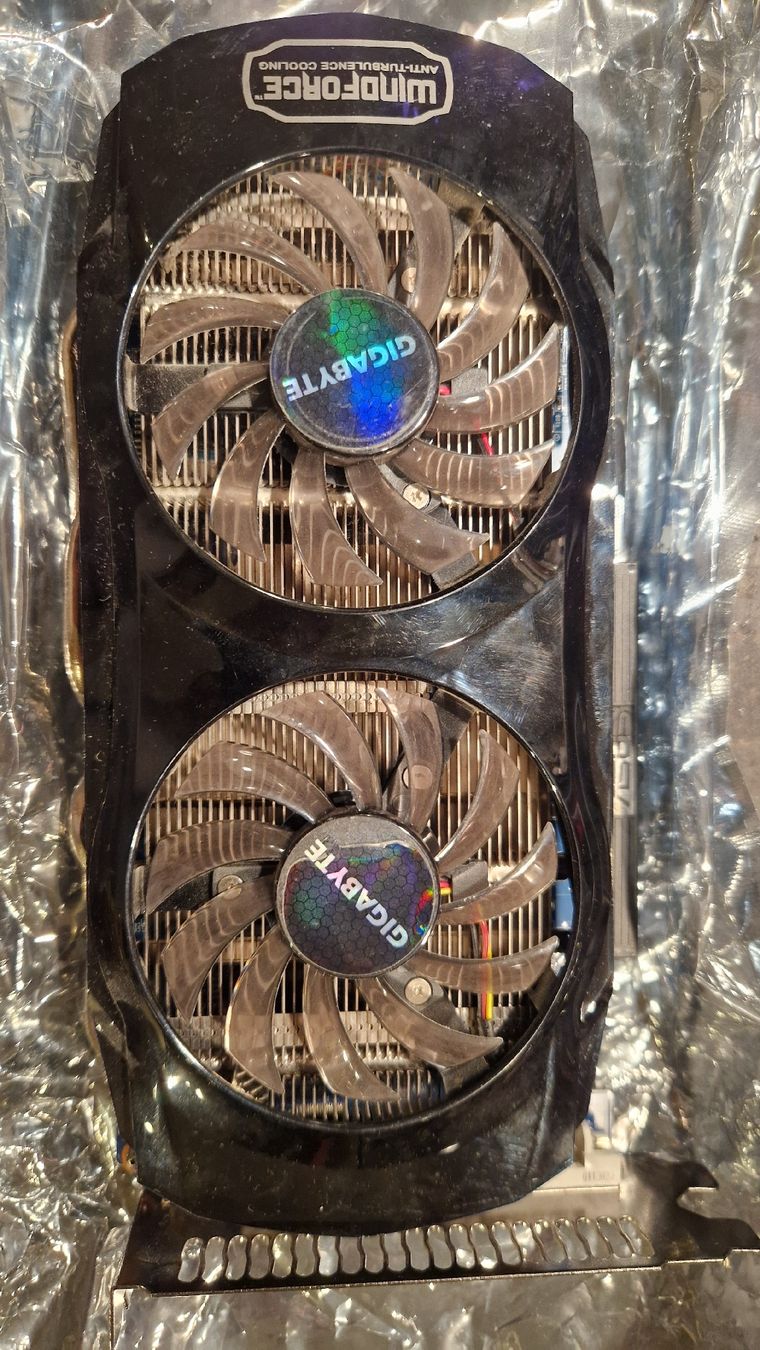 Gigabyte Schede grafiche: PC Grafikkarte Gigabyte GV-N560OC-1GI – Usato da Küttigen venduto da dom_dom123_2008