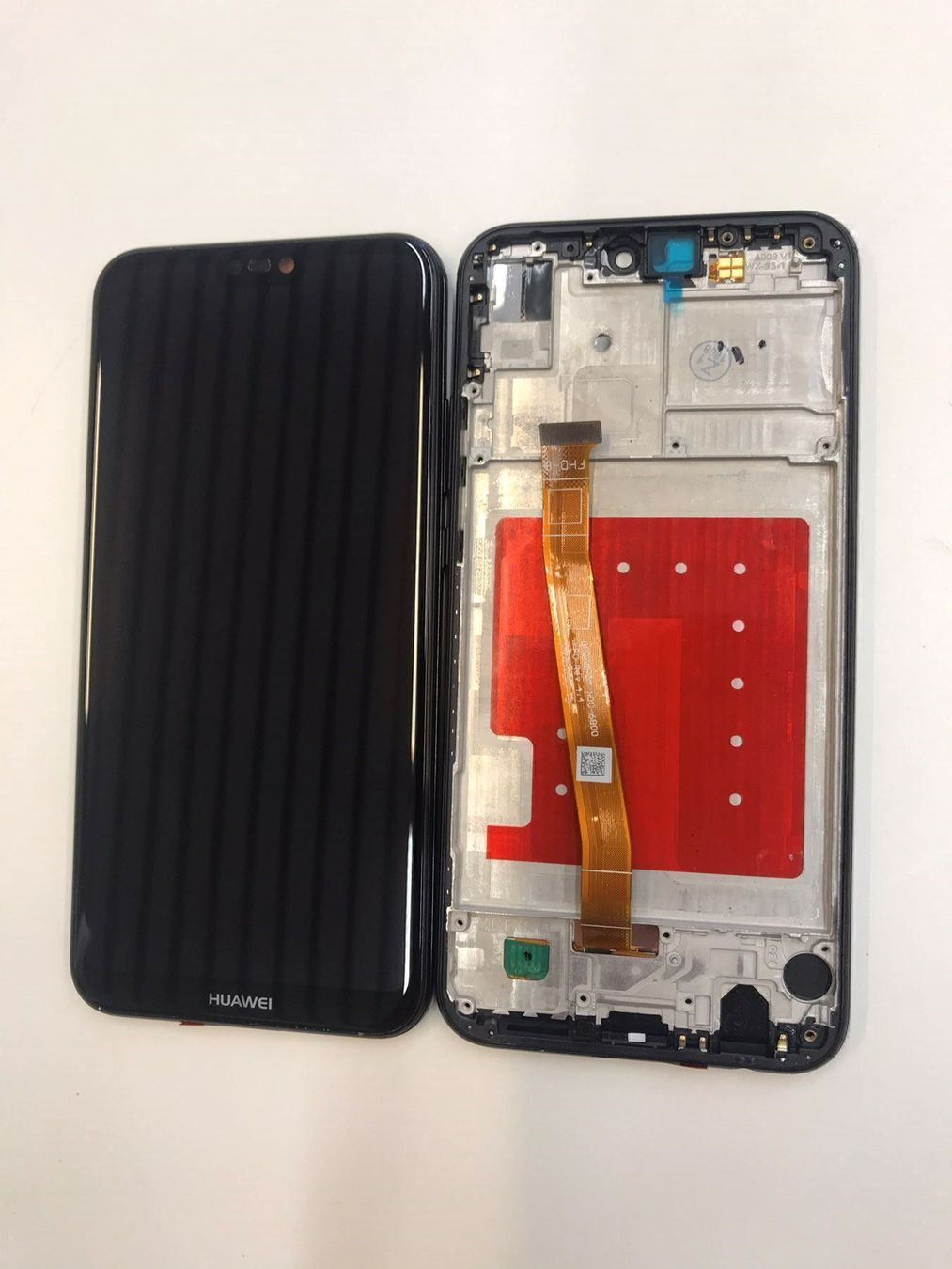 Huawei Telefoni cellulari / Smartphones: Huawei P20 Lite Display mit Rahmen – Nuovo e nell'imballaggio originale da bern venduto da reptechnic