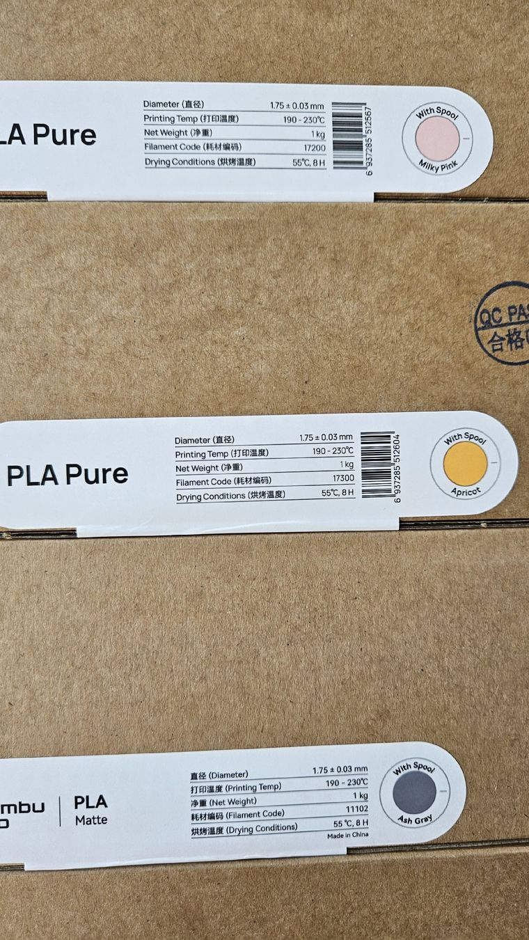 Bambu Lab 3D Drucker: 6x Bambu Lab PLA Filamente, neu und Originalverpackt – Neu und originalverpackt aus Zug von Kira_6300 6