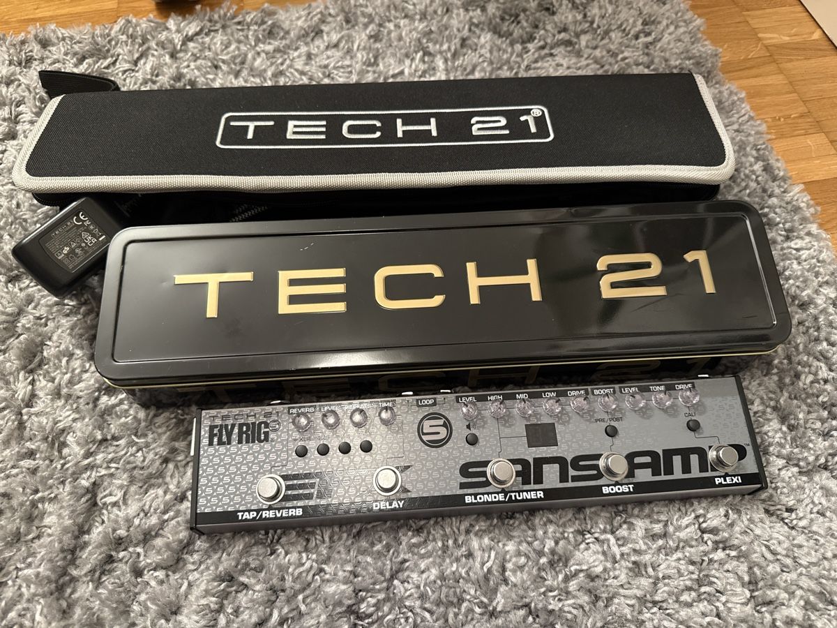 Strumenti musicali: Tech 21 FlyRig 5 V2 inkl. Zubehör – Usato da Watt venduto da flavio_1996