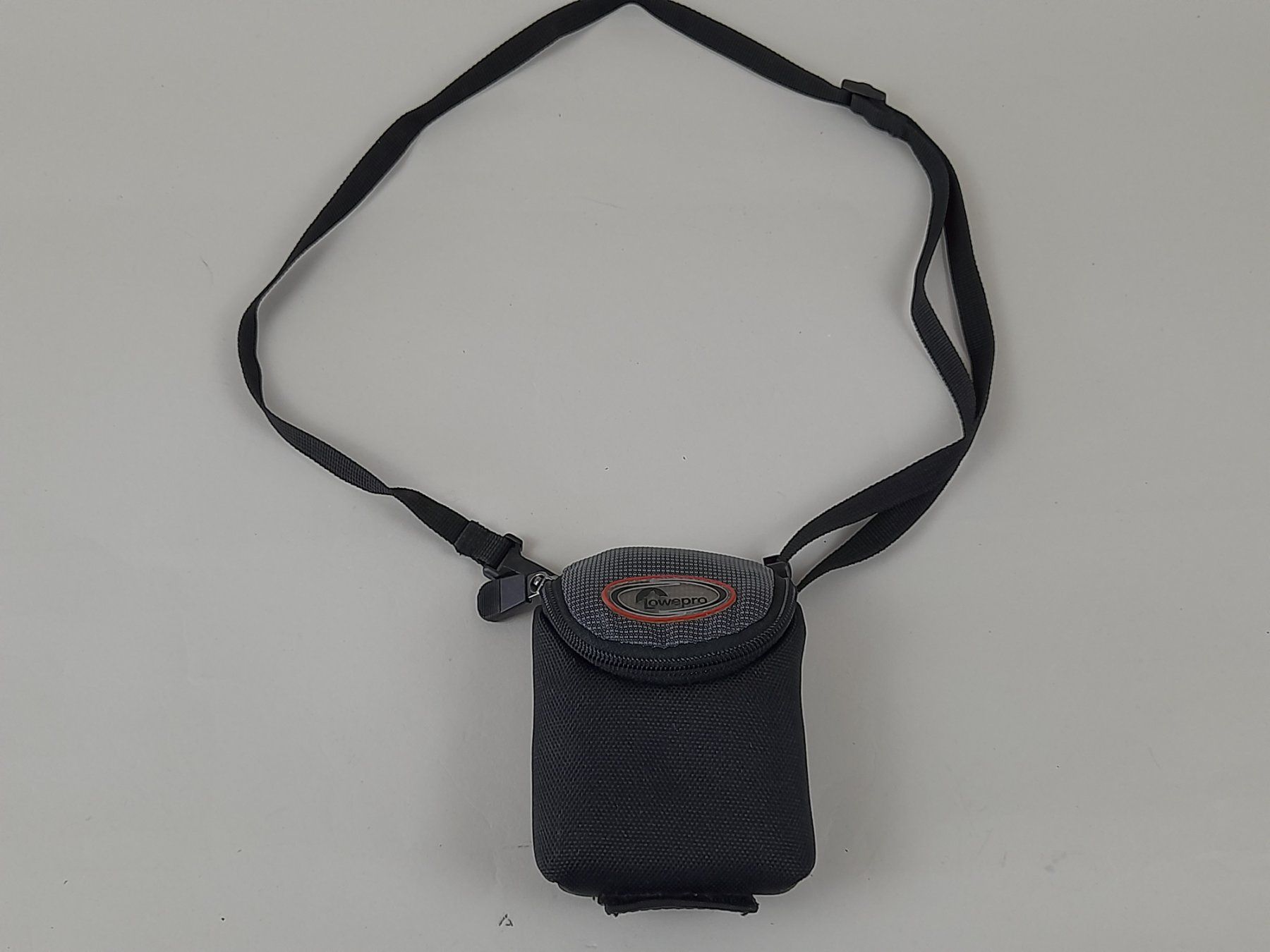 Lowepro Borse: LOWEPRO D-Res 8S Kameratasche – Usato da Liebefeld venduto da Restwert_Liebefeld