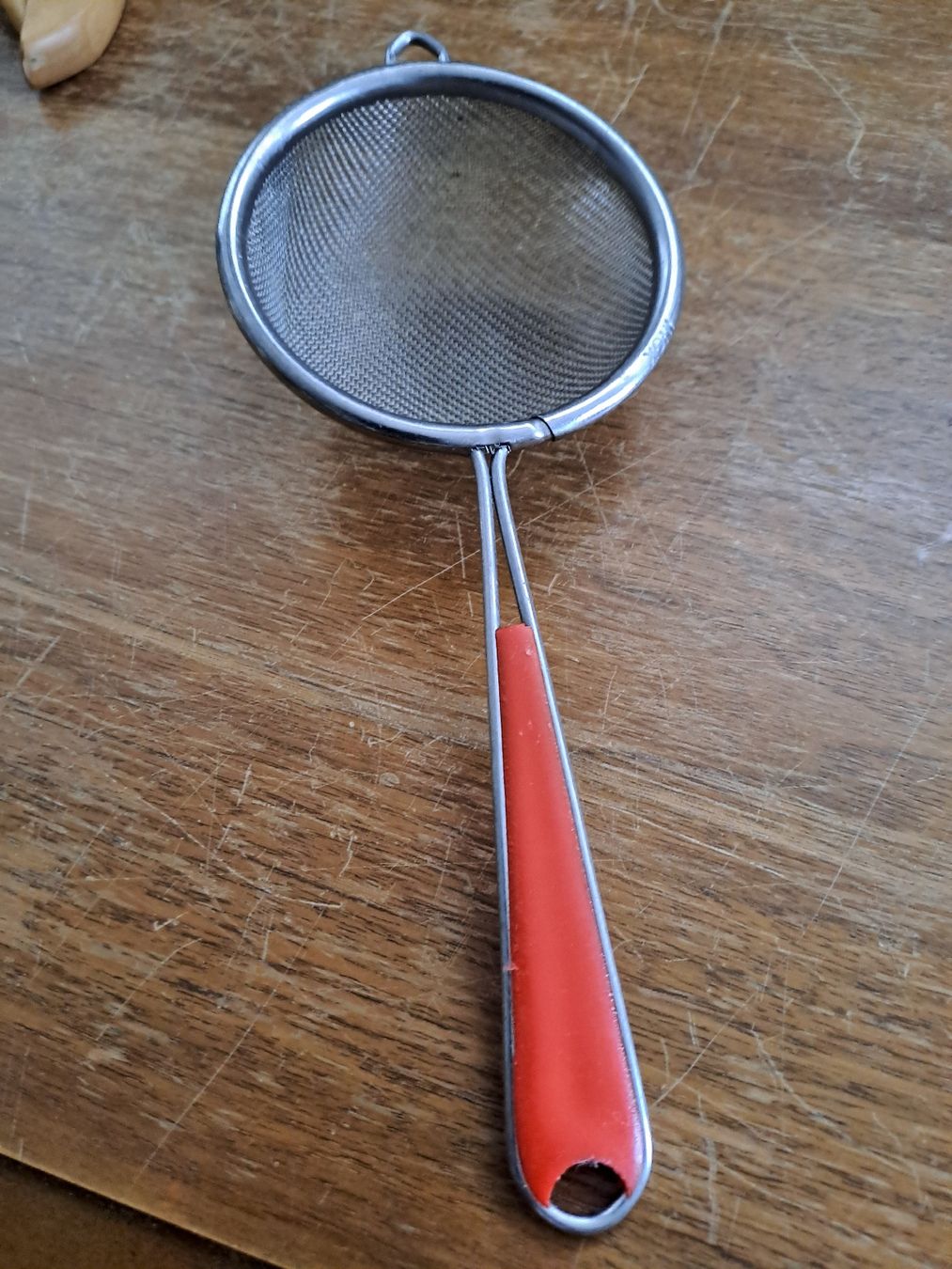Appareils de cuisine: Sieb mit rotem Griff gebraucht – D'occasion à Zürich par Schoebi19 3