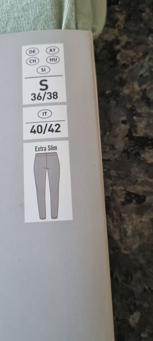 Leggings: Damen Basic Leggings light green size S 36/38 neu – Nuovo (secondo la descrizione) da egliswil venduto da Maggy6 1