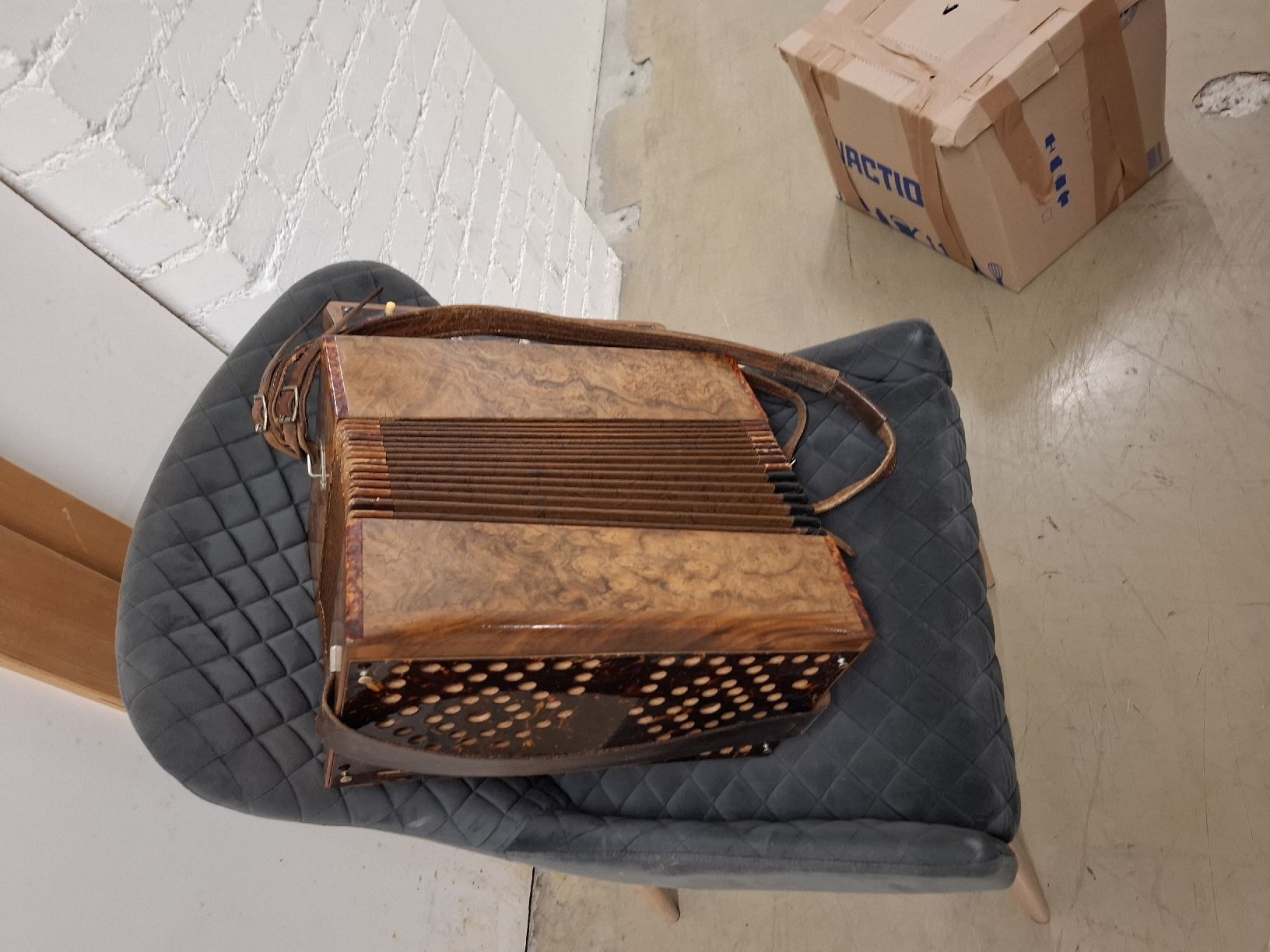Musikinstrumente: chromatisch nussbaumer orgeli. – Gebraucht aus Villeneuve von BibiVintage 3