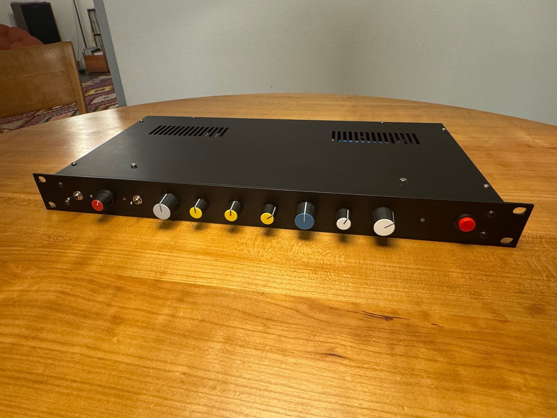 Boss Strumenti musicali: Boss RE-20 Space Echo — Custom Sound System Style Rackmount – Usato da Zürich venduto da puh01 1