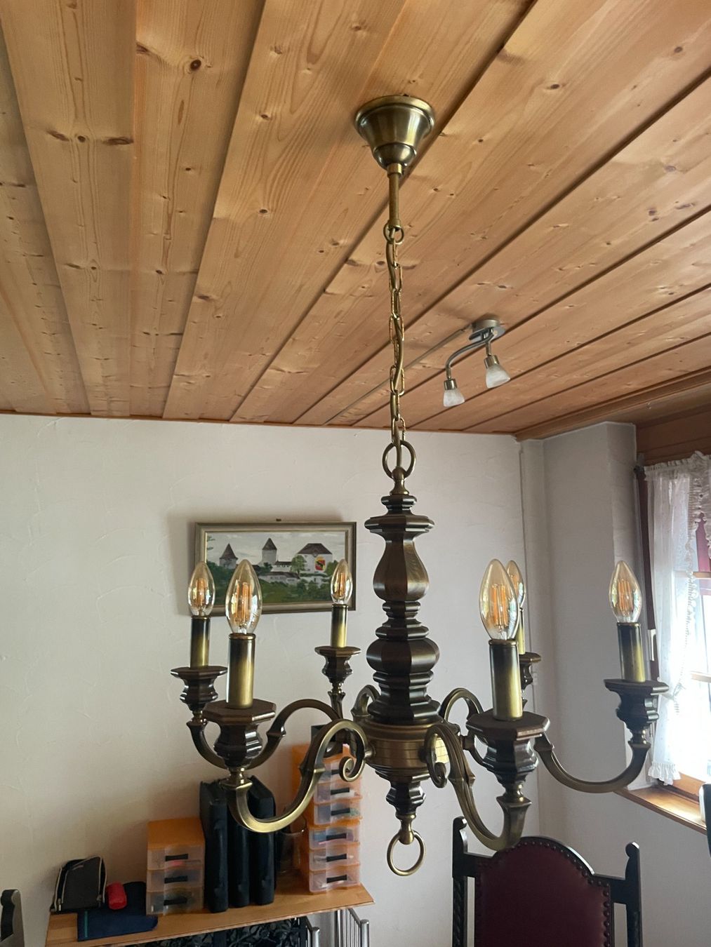 Pfister Tavoli: Esstisch alter Stil Eiche dunkelbraun mit 6 Stühlen + Lampe – Usato da Rebstein venduto da Oeggi1 4