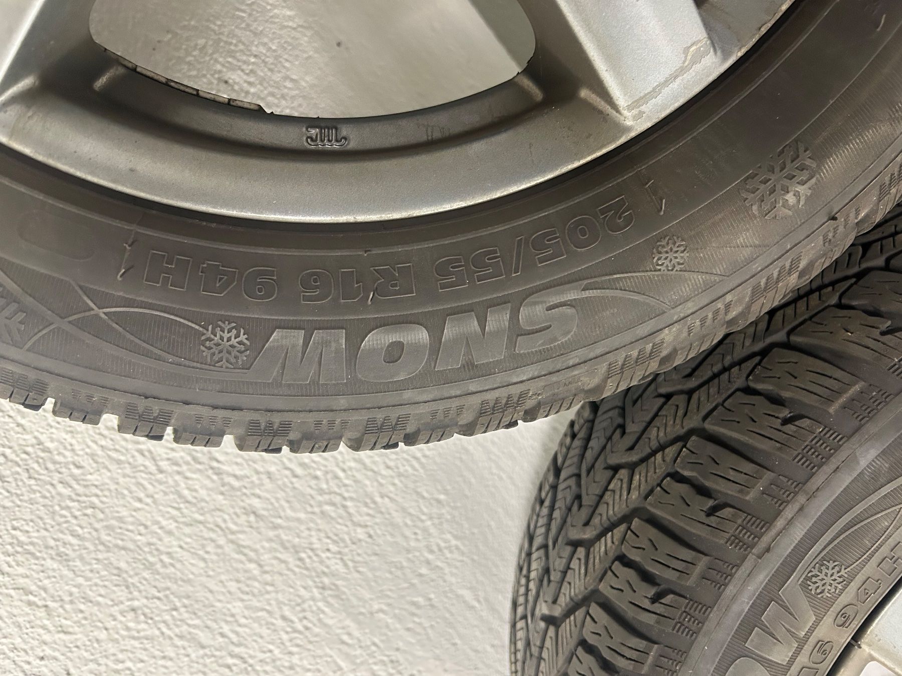 Pneumatici & Ruote complete: Winterreifen – Usato da Flawil venduto da ger_8q7g 1