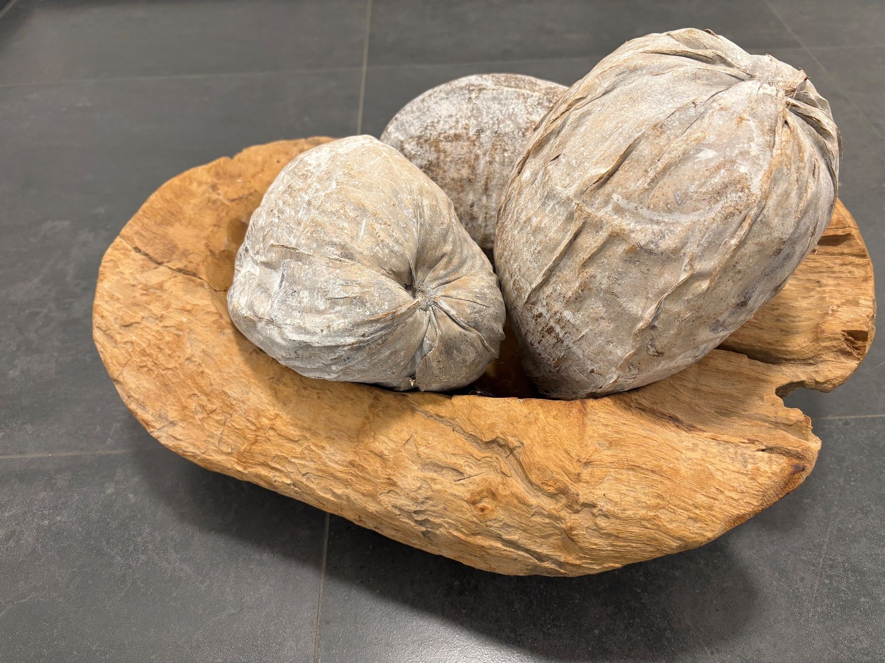 Tutte le decorazioni: Massive Holz Dekoschale und Nüsse – Usato da Lengnau BE venduto da 4ConsultingSolutions 5