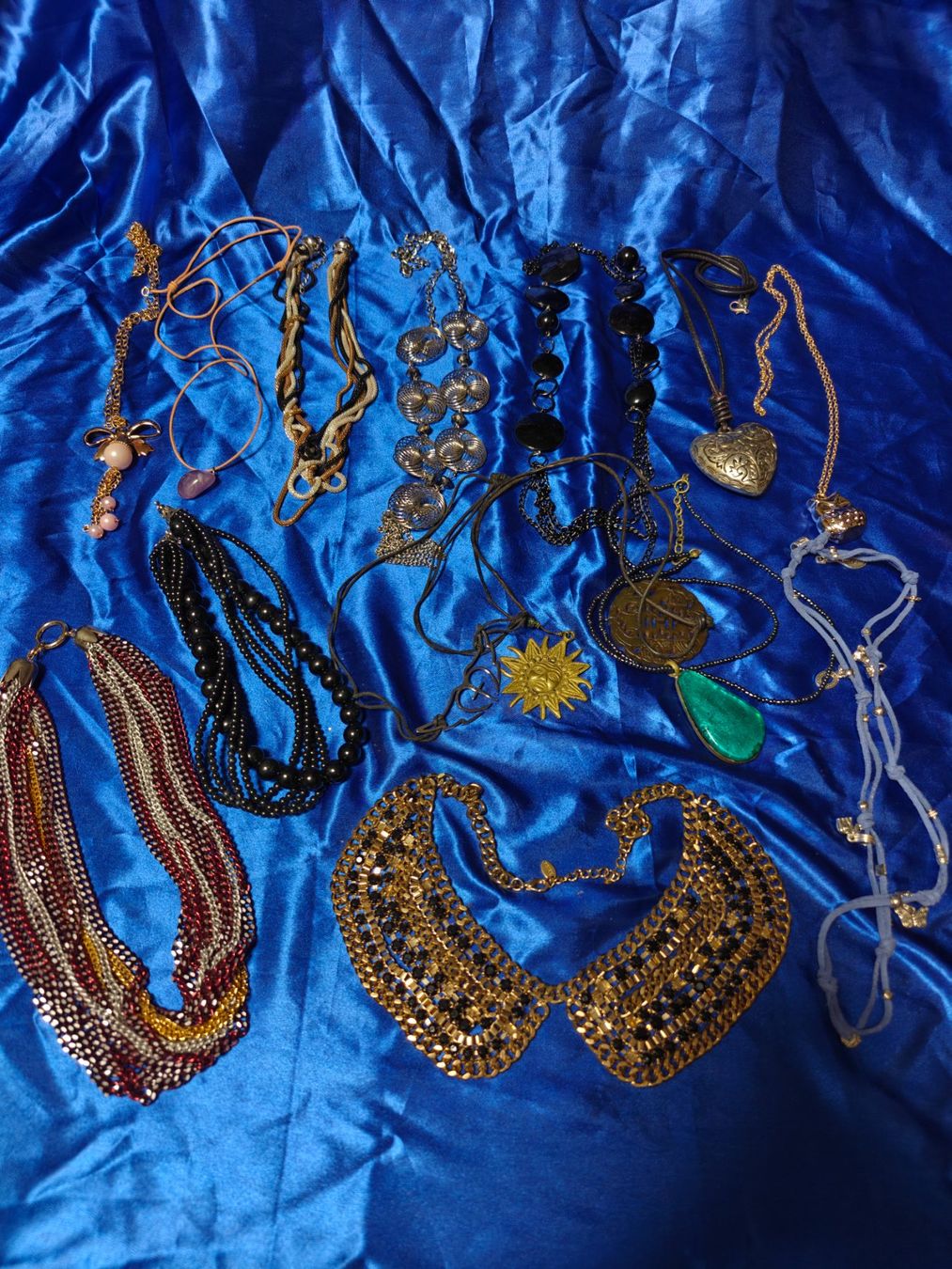 Sonstiger Schmuck: Konvolut Modeschmuck Ketten. – Gebraucht aus Gutenswil von Vulcano21