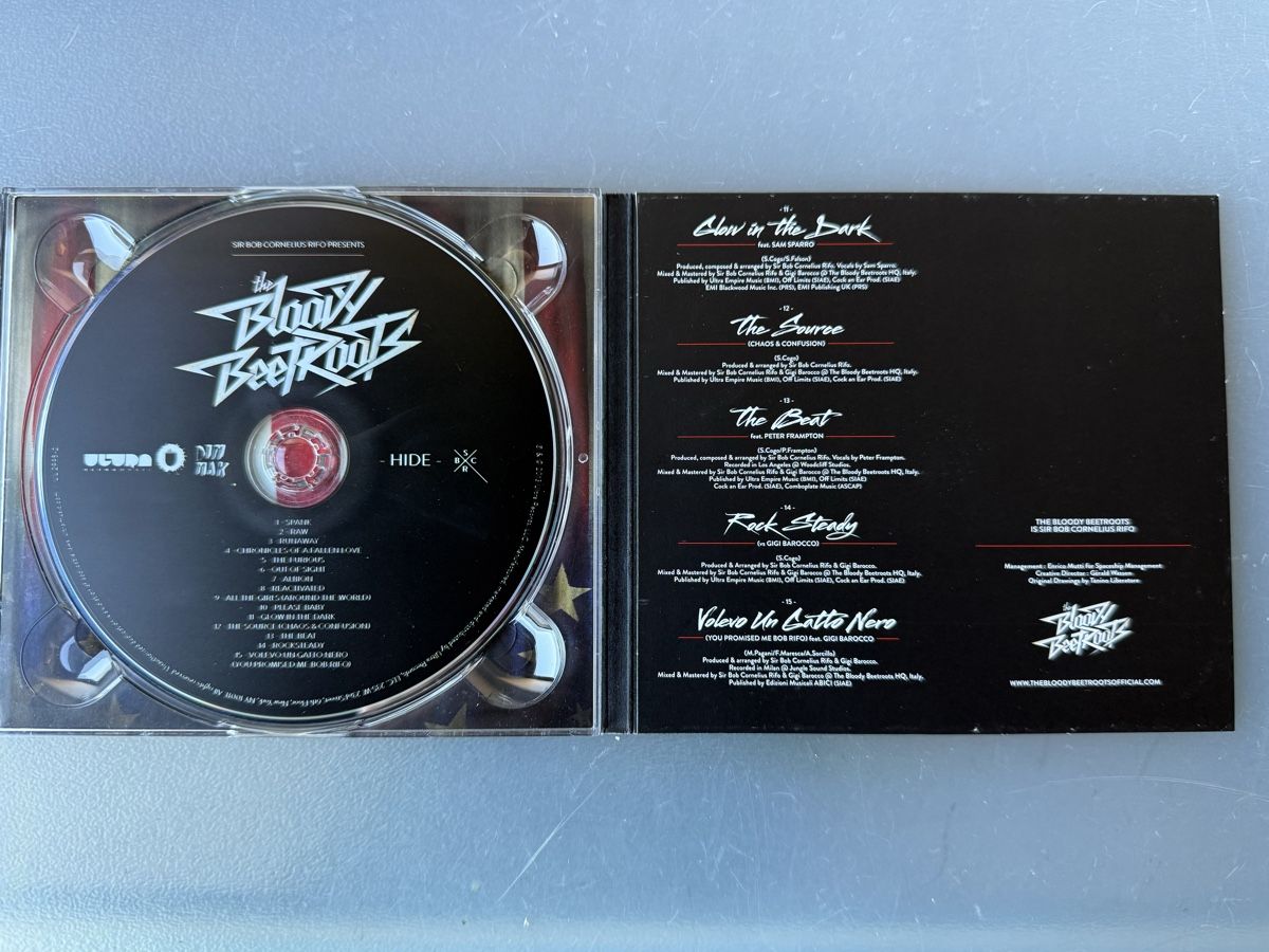 CD: Bloody Beetroots - Hide (CD) – Usato da Oberried Brienz venduto da Chyara 3