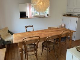 Massivholztisch