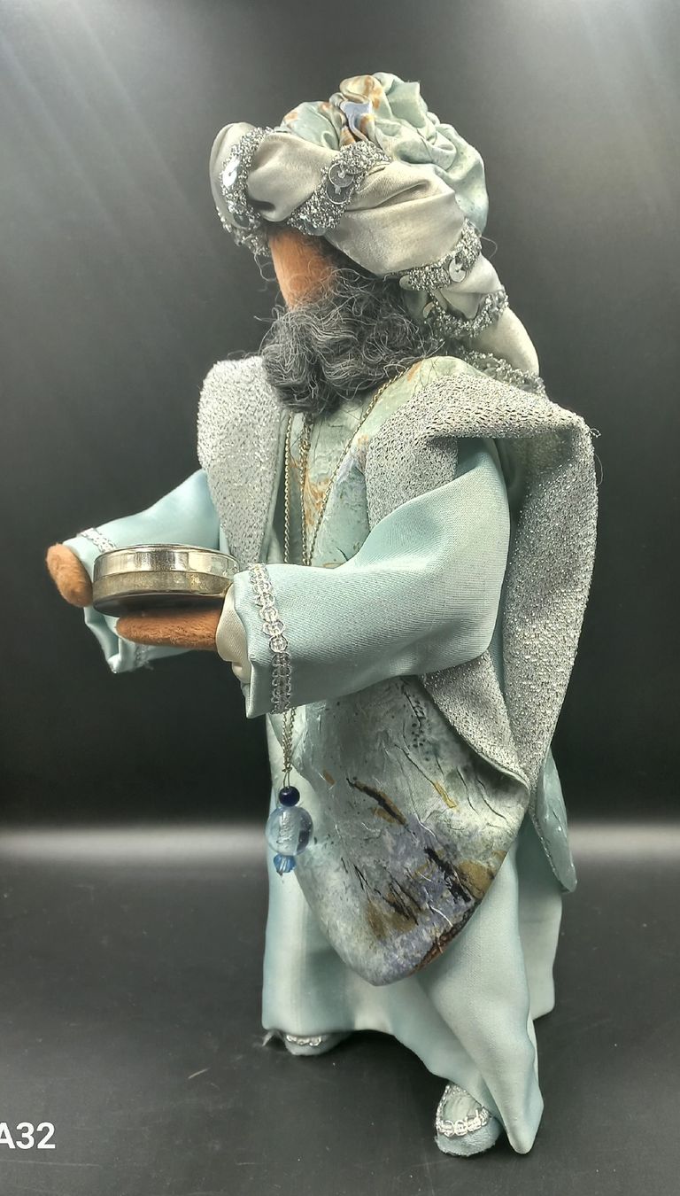 Statuette: Schwarzenberger Krippenfigur, wundervoller König – Nuovo (secondo la descrizione) da Lachen SZ venduto da jimmygoal13 2