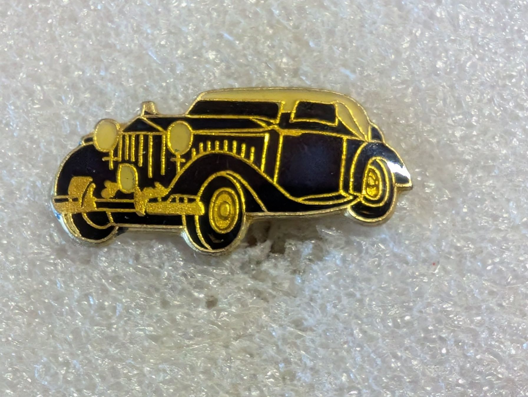 Plaketten & Abzeichen: Ansteckpin 111: Auto Oldtimer – Gebraucht aus Oppligen von Pin-Fall-Shop