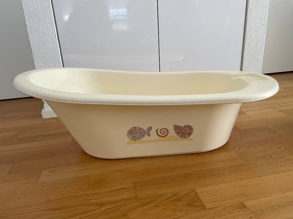 Badespass: Babybadewanne mit Ablass – Gebraucht aus Seuzach von nmoo