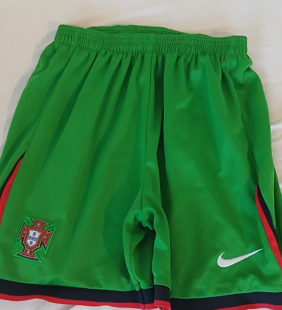 Scarpe, pantaloni & magliette da ginnastica: CR7 maillot Portugal – Usato da Dombresson venduto da Angeldeneuchatel 3