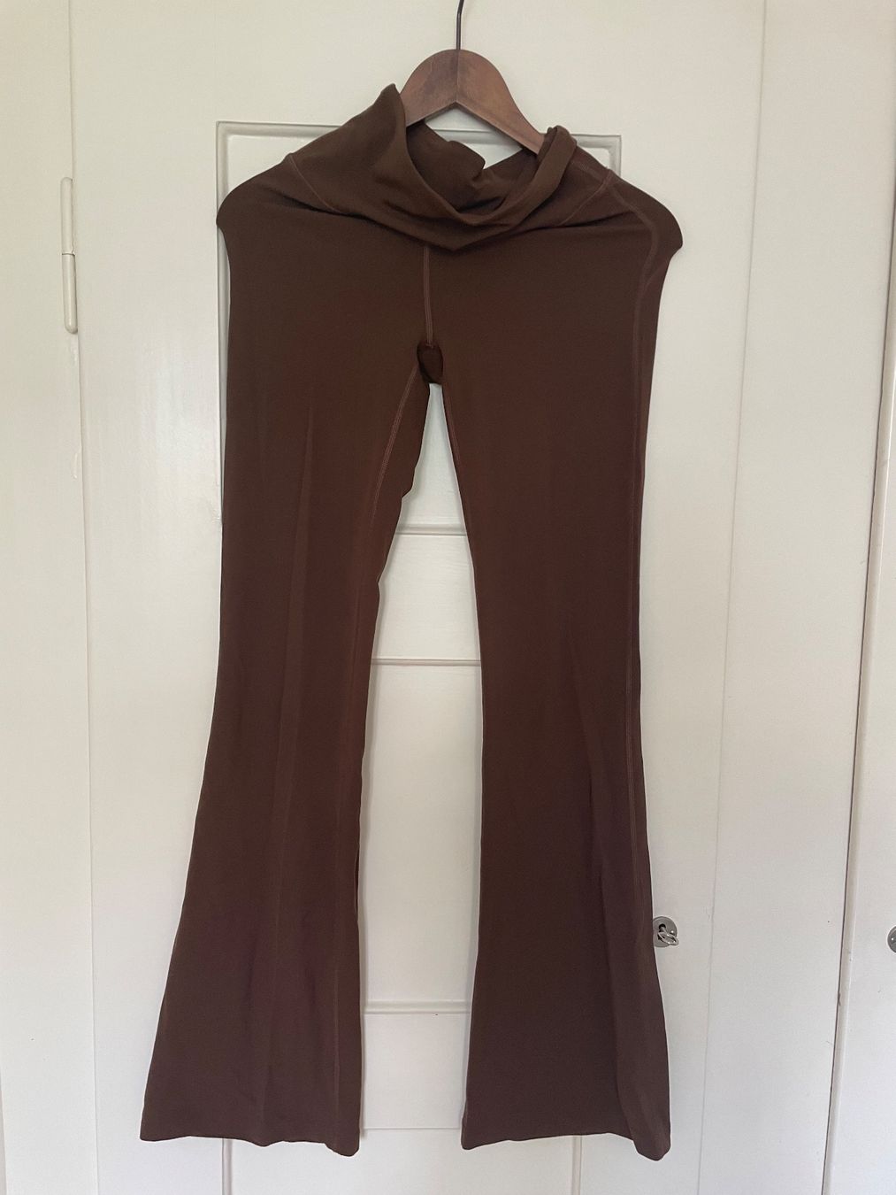 Lululemon Leggings: Lululemon Flare Leggins – Usato da Zürich venduto da hol_wwr2 1