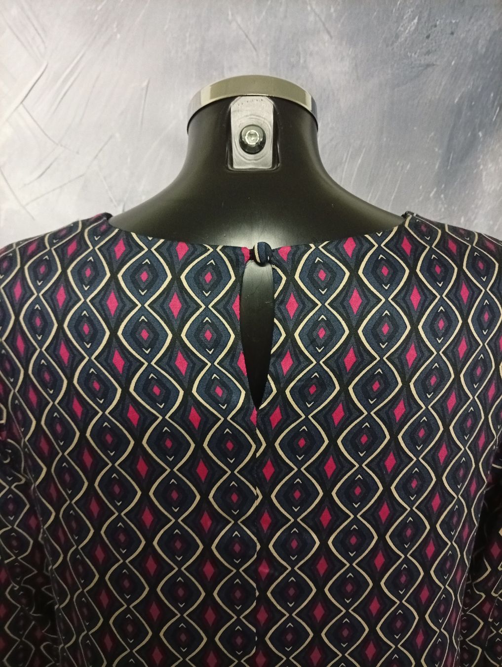 Vestiti: Satin Kleid Grösse L – Usato da Luzern venduto da GoSecond 2
