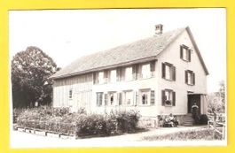 alte FotoAK Bauernhaus/Leute+Hund+Bauer