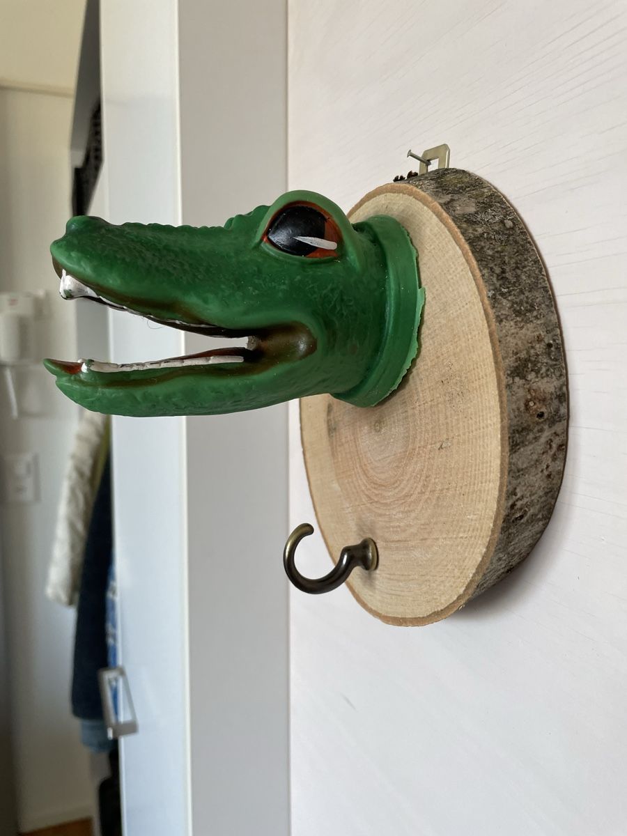 Guardaroba: Garderobe mit Kasperli Figur – Usato da Zürich venduto da Refereefair 1