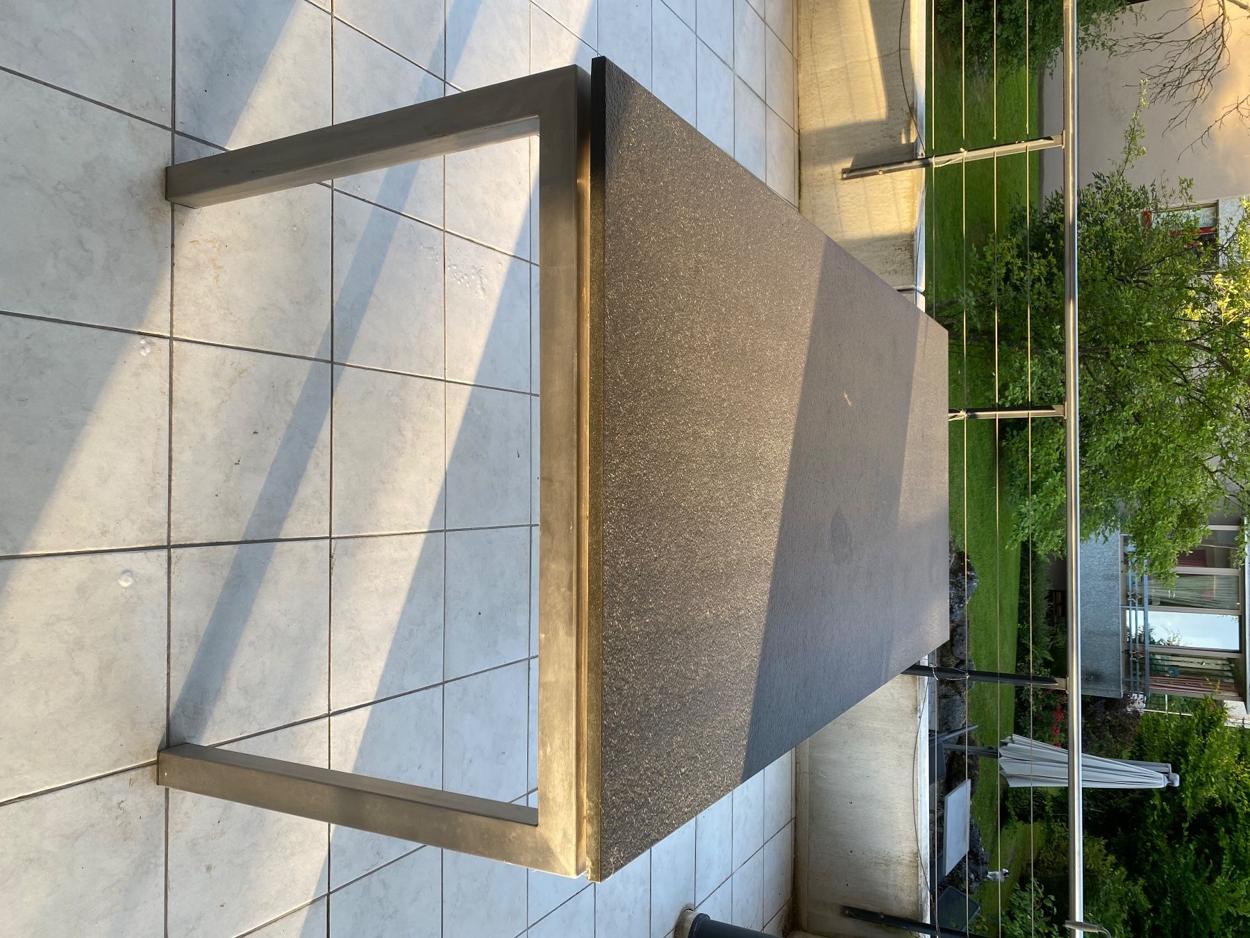 Pfister Tavoli: Granit Gartentisch – Usato da Belp venduto da Nicoppi